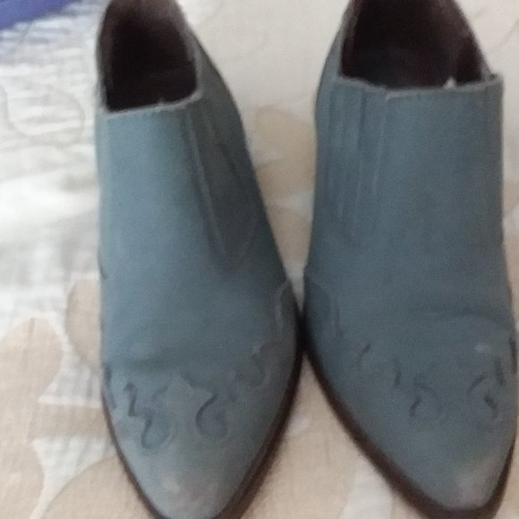 Western Boots - Picture 2 of 5